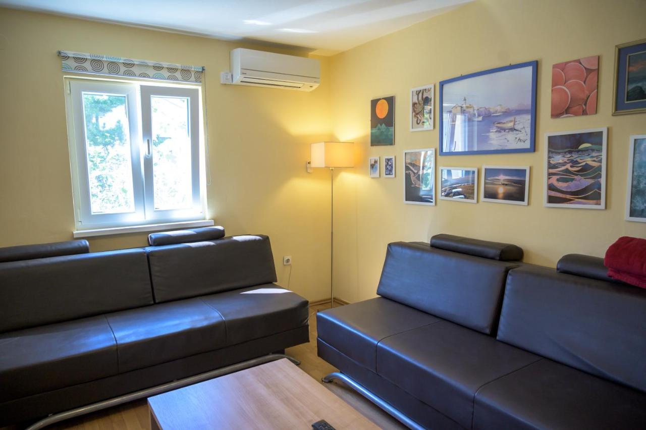 Beachfront House Ivana With Pool - Renovated 2025 Cesarica Ngoại thất bức ảnh