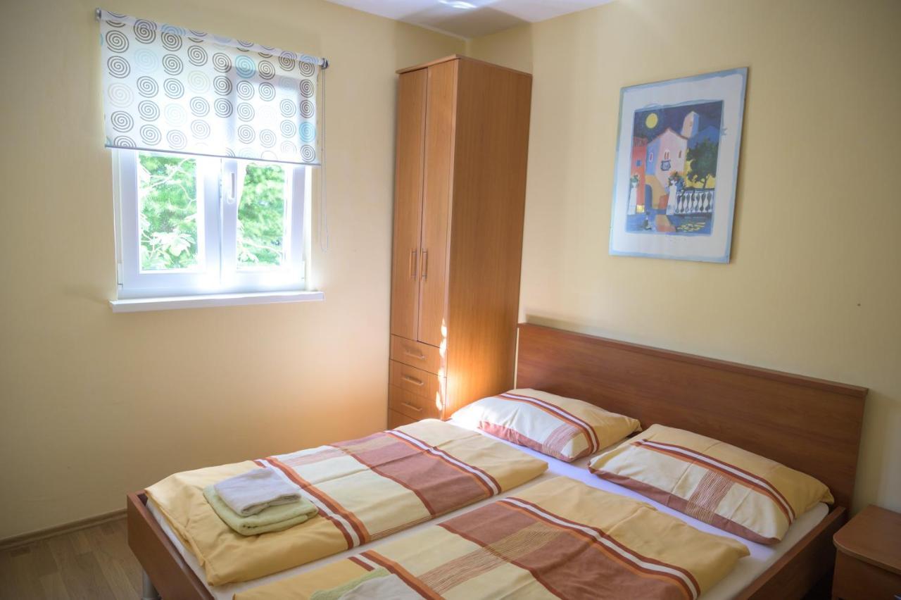 Beachfront House Ivana With Pool - Renovated 2025 Cesarica Ngoại thất bức ảnh