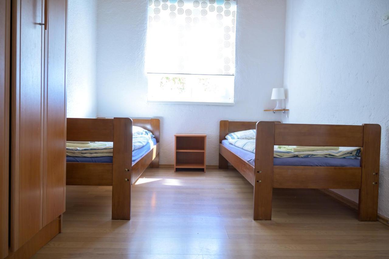 Beachfront House Ivana With Pool - Renovated 2025 Cesarica Ngoại thất bức ảnh