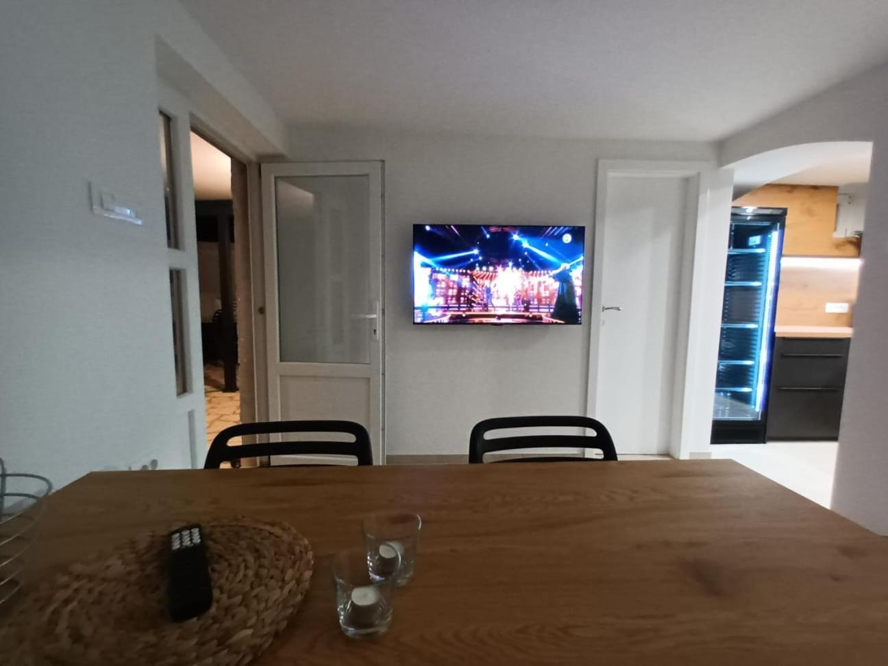 Beachfront House Ivana With Pool - Renovated 2025 Cesarica Ngoại thất bức ảnh