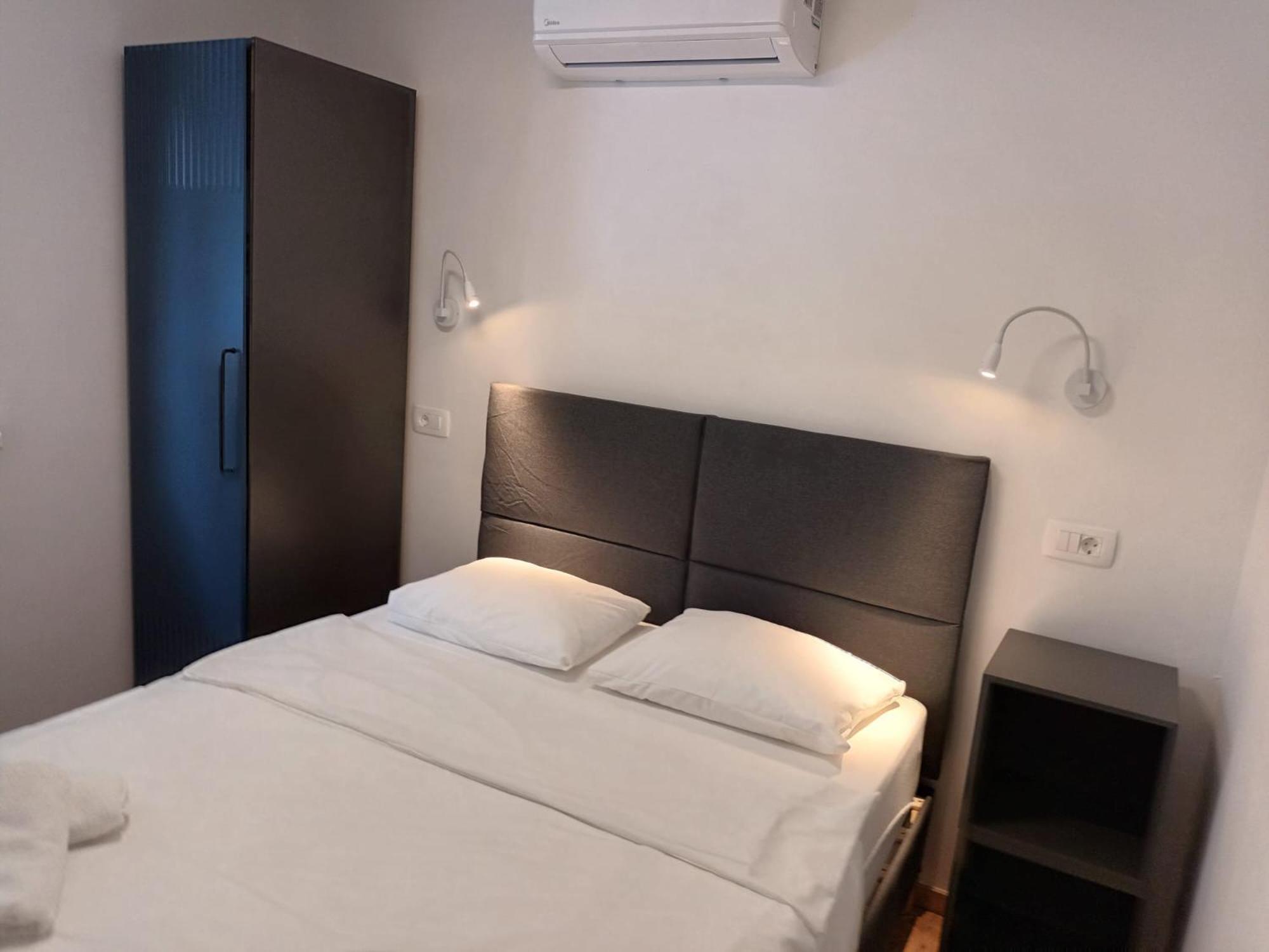 Beachfront House Ivana With Pool - Renovated 2025 Cesarica Ngoại thất bức ảnh