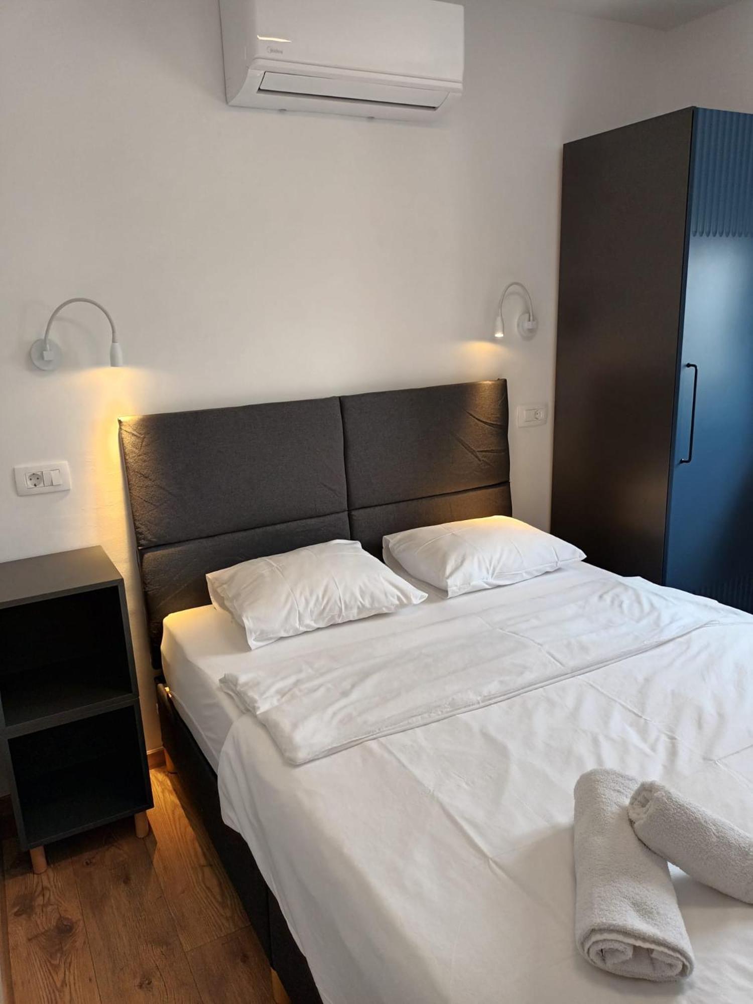 Beachfront House Ivana With Pool - Renovated 2025 Cesarica Ngoại thất bức ảnh