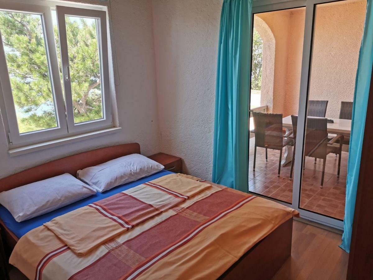 Beachfront House Ivana With Pool - Renovated 2025 Cesarica Ngoại thất bức ảnh